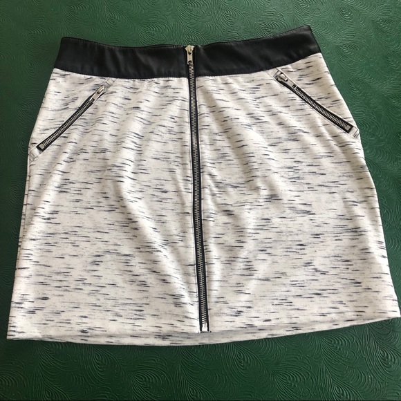 Rock & Republic Dresses & Skirts - Rock & Republic Zipper Skirt